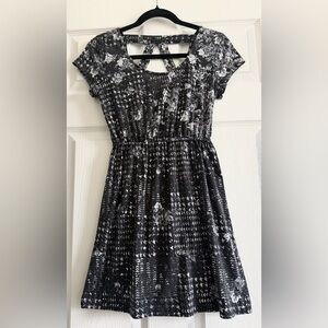 Belle Du Jour Black and White Casual Dress
